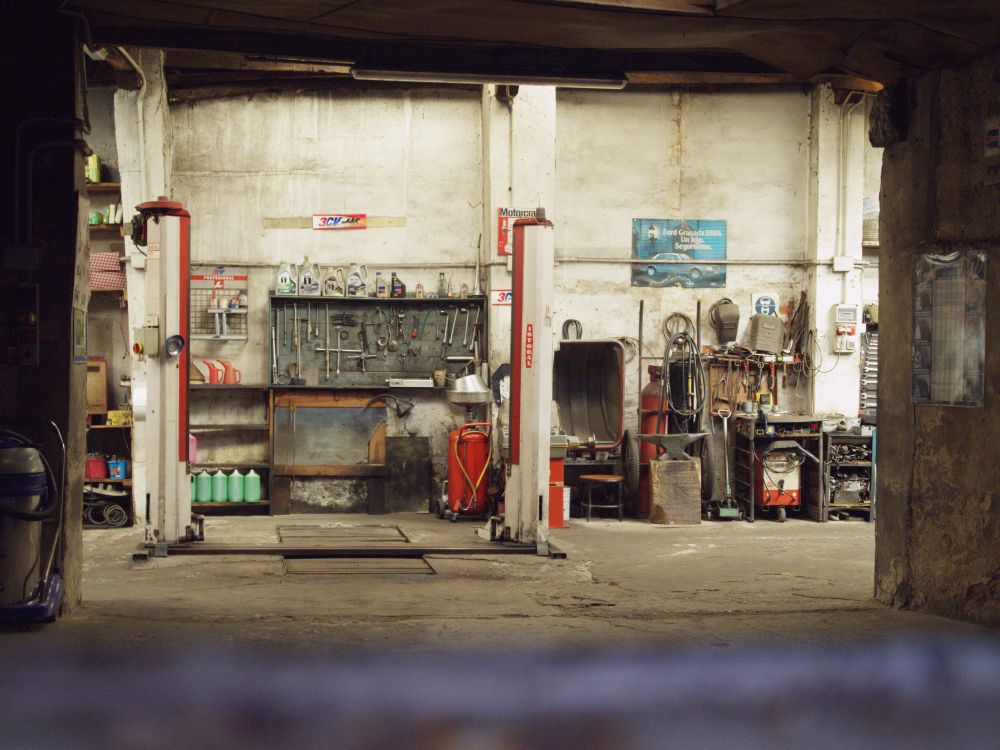 Rustic workshop with lifts